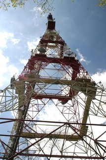 Taxe sur les stations radioélectriques - Mobilisation des radios contre la nouvelle taxe. Taxe sur les stations radioélectriques - Mobilisation des radios contre la nouvelle taxe.