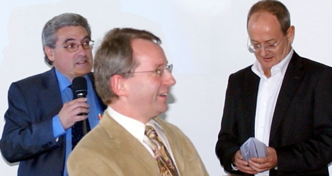 De gauche à droite : Emmanuel Boutterin, Quentin Howard (ex-Président de Word DMB) et Jamil Shalak (Président de DR) au congrès du SNRL.