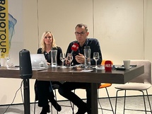 Mélanie CHARPENTIER et Sylvain DELFAU lors du rapport d'activités