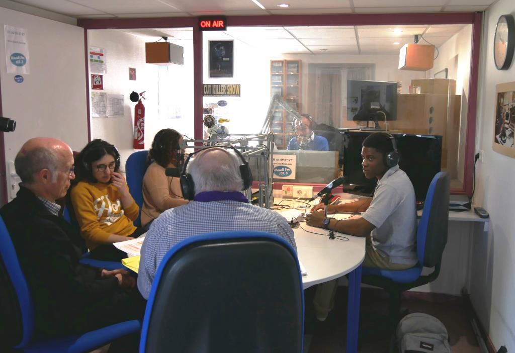 Semaine de la presse à l'école, un exemple de coopération entre le Syndicat National des Radios Libres (SNRL) et le Syndicat de la Presse Sociale (SPS)