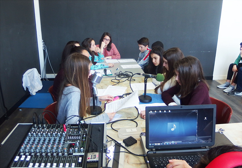 Les radios actrices de l' « Été culturel » : le jeune public à l'honneur Les radios actrices de l' « Été culturel » : le jeune public à l'honneur