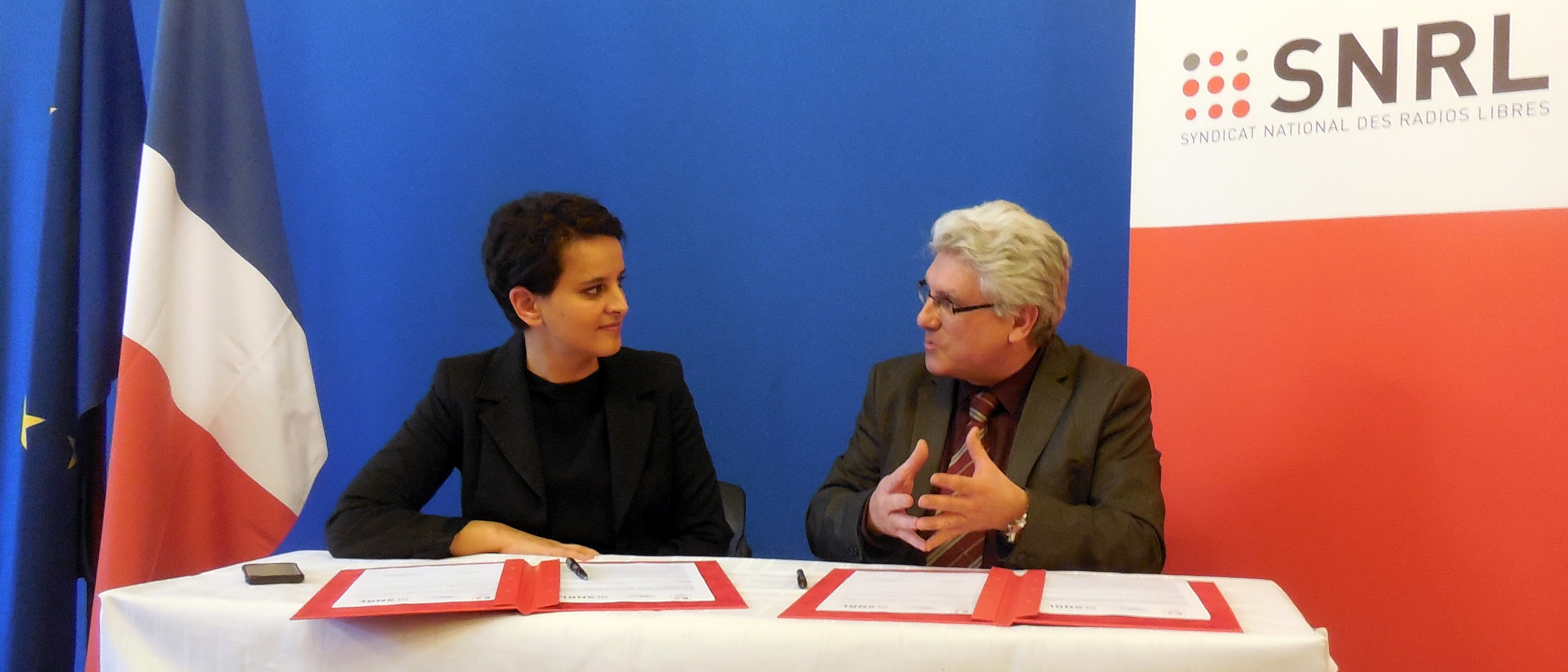 Le Ministère de l'Education Nationale s'engage avec les radios associatives Le Ministère de l'Education Nationale s'engage avec les radios associatives